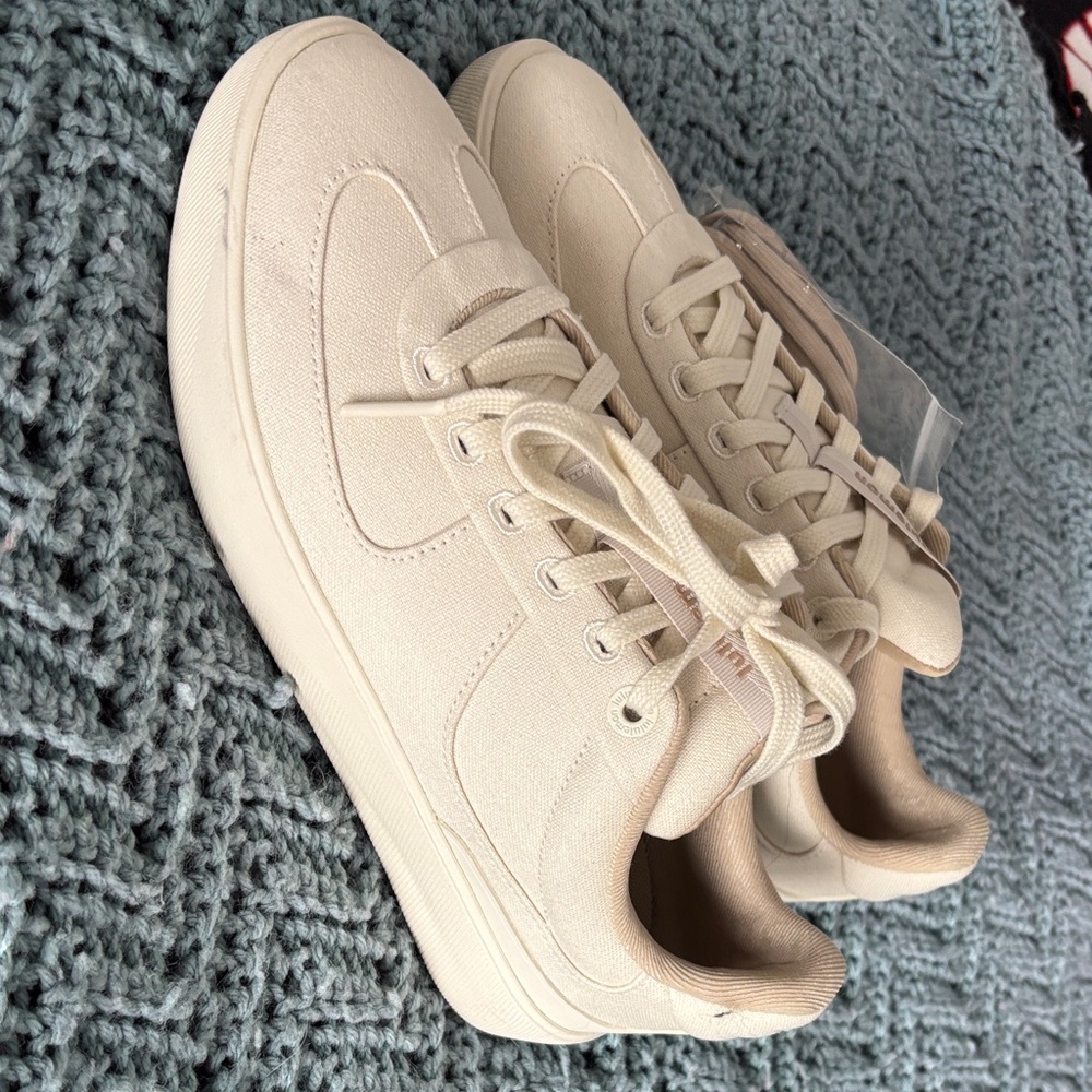 lululemon athletica Cream Women's Sneakers - Picture 4 of 6
